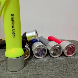 Lanterna poderosa para mergulho ao ar livre, mini lanterna portátil de alto lúmen com led à prova d'água - Image 4