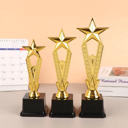 Troféu estrela de plástico para crianças, troféu para competição, recompensa, prêmio, favores de festa, presentes para crianças, 1pc - Image 1