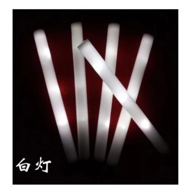 Varas de Espuma LED Brancas com Mudança de Cor para Festivais e Raves - Adereços Brilhantes para Concertos e Festas