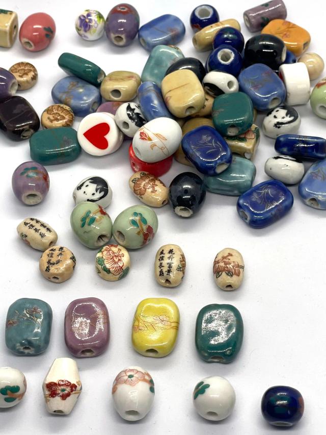 Kit de Cerâmica Artesanal para Jóias DIY - 20 Peças Pintadas à Mão em Mix Exclusivo