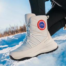 Botas de neve femininas mais veludo engrossado botas curtas antiderrapante quente grande algodão feminino nordeste botas de cano alto confortáveis - Image 1