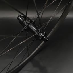 Roda de bicicleta com raio de carbono, catraca grvael ultra leve 700c 25mm interno 32mm de largura 30/35/40/45/50/55/60/65mm simetria assimetria - Image 4
