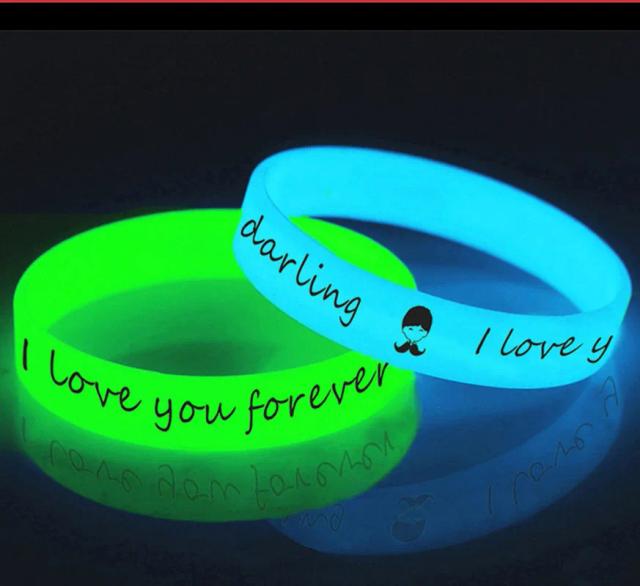 Pulseiras luminosas de silicone para casais - Brilham no escuro, estilo esportivo, 2 peças de borracha brilhante