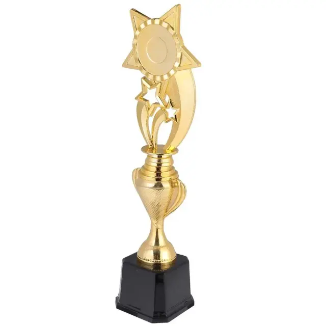 Troféu de Plástico Premium com Revestimento Dourado para Competição em Jogos e Escolas, a Honra do Vencedor.