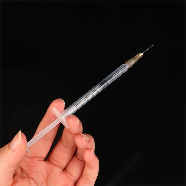 Indústria de Seringas e Equipamentos Veterinários: Seringas Plásticas, Alimentadores de Agulhas e Injetores 1ml - Pacote com 10 Peças