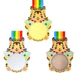 Gato dos desenhos animados medalha garoto medalhas de ouro vencedor medalhas de prêmio com fita crianças festa esporte jogo prêmios medalha de design gratuito impressão - Image 2