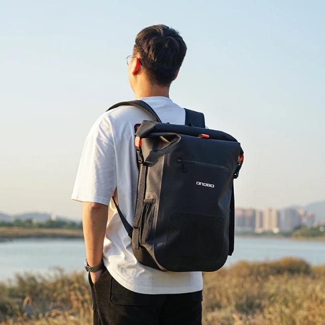 Mochila Impermeável Masculina para Viagens e Esportes de Praia, Alpinismo e Surf 