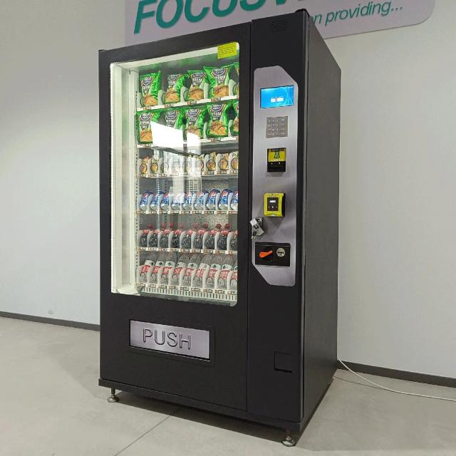Máquina de Venda Automática de Bebidas Frias com Pagamento por Moeda ICT e Leitor de Cartão Nayax