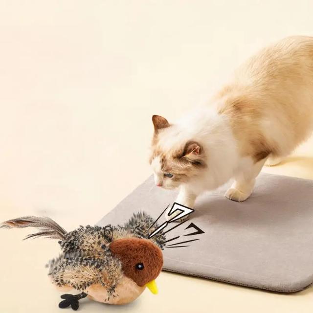 Brinquedo interativo de pássaro luxuoso para gatos com controle remoto e asas que batem, ideal para estimular instintos de caça