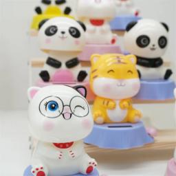 Solar Powered Shaking Head Doll Toy, bonito animal pequenos ornamentos, Desktop, Decorações de carro, presentes infantis, novo, 2024 - Image 5