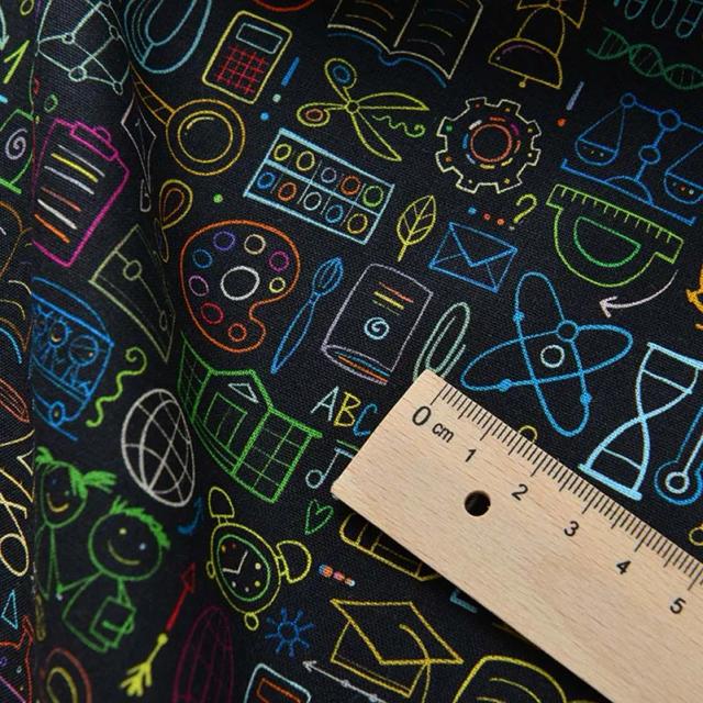 Tecido 100% algodão estampado com fórmulas matemáticas para confecção de bolsas, camisas e estofados por metro