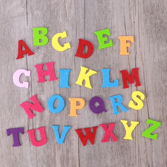 Alfabeto de Feltro para Artesanato DIY - 50 Letras Coloridas para Brinquedos Infantis e Decorações de Natal e Aniversário