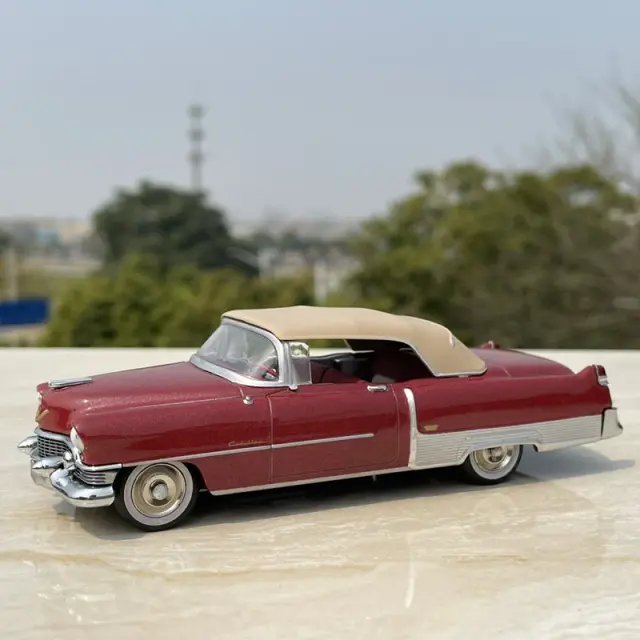 Coleção de Carros Antigos em Diecast 1:43 - Modelos Retro e Vintage para Presentear Crianças