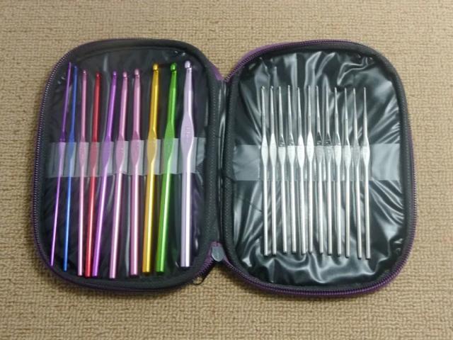 Conjunto Multicolorido de Ganchos de Alumínio para Crochê com 22 Peças - Agulhas de Tricô para Camisolas e Luvas