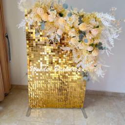 Decoração de parede com lantejoulas brilhantes e douradas - Image 5