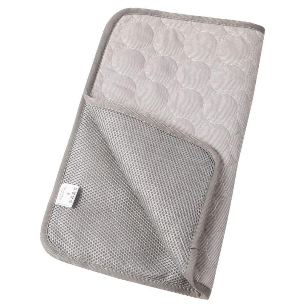 Absorção de água Pet Cooling Mat, Cobertor profissional, Manter resfriamento Ice Silk Dog Bed, carro, sofá, cachorro, crianças e adultos - Image 1