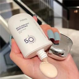 Novo Isolamento e Proteção Leite Proteção UV 2 em 1, Impermeável, À Prova de Suor, Facial e Clareamento Corporal Protetor Solar SPF50 - Image 1