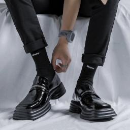 Sapatos de couro de patente de moda de luxo dos homens deslizamento-on oxfords sapato marca designer de dedo do pé quadrado mocassins preto calçado de plataforma à moda - Image 4