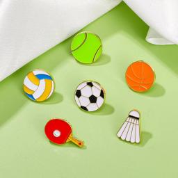 Broche de futebol para homens e mulheres, badminton de basquete e tênis de mesa, crachá esportivo bonito, acessórios para roupas e sacolas - Image 3