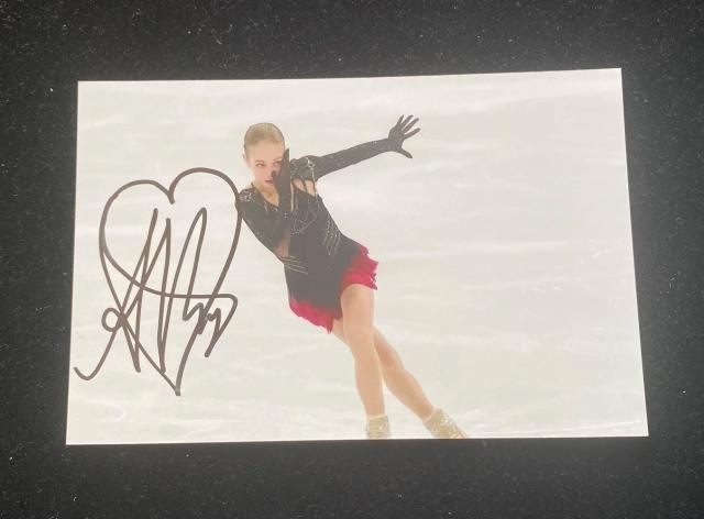 Foto autografada de Alexandra Trusova, patinação artística, 4x6 polegadas