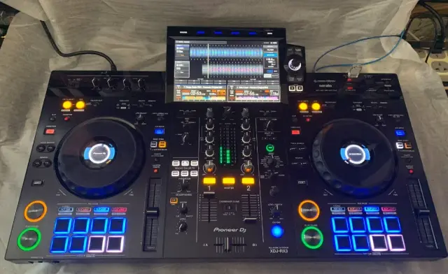 Pioneer XDJ-RX3 Sistema DJ para Rekordbox e Serato DJ Pro