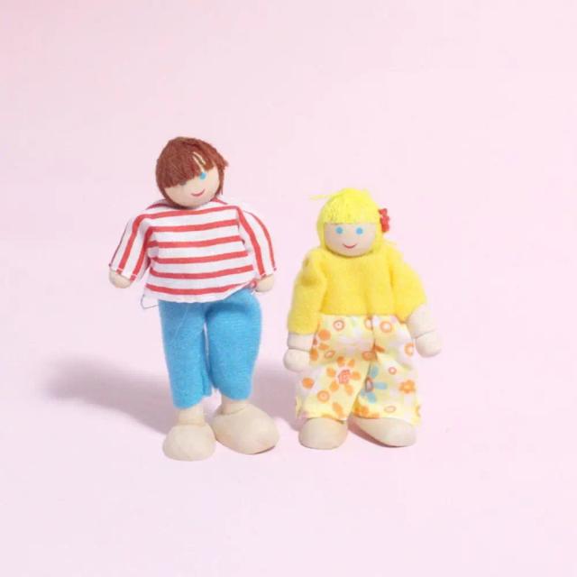 Boneca Família de Madeira Multicolorida com Membros Flexíveis - Brinquedo Educativo para Crianças