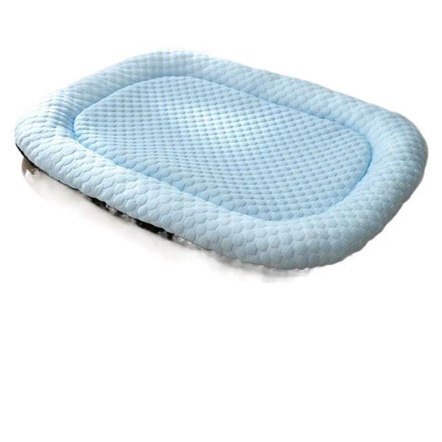 Almofada Gelada Ice Silk para Pets - Esteira Antiderrapante e à Prova d'Água para Cães e Gatos Pequenos no Verão